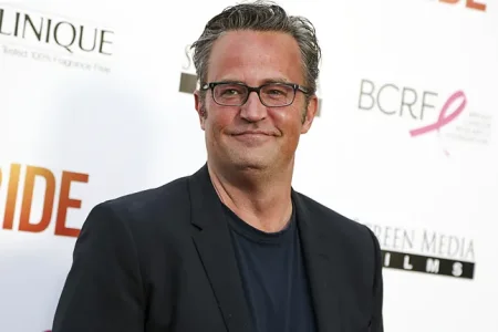 Cinco acusados por la muerte por sobredosis de Matthew Perry, entre ellos dos médicos y el asistente personal del actor