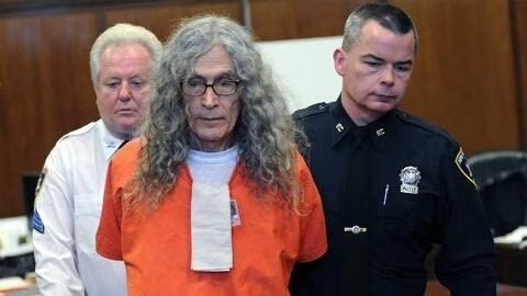 Woman of the Hour: Rodney Alcala, el cruel asesino en serie que participó en un programa de citas y que inspira una nueva película